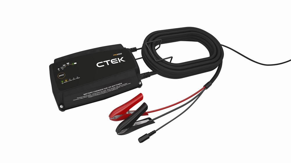 CTEK PRO 25SE 12V mit 6 m Kabel und Halterung CTEK PRO 25SE 12V mit 6 m Kabel und Halterung