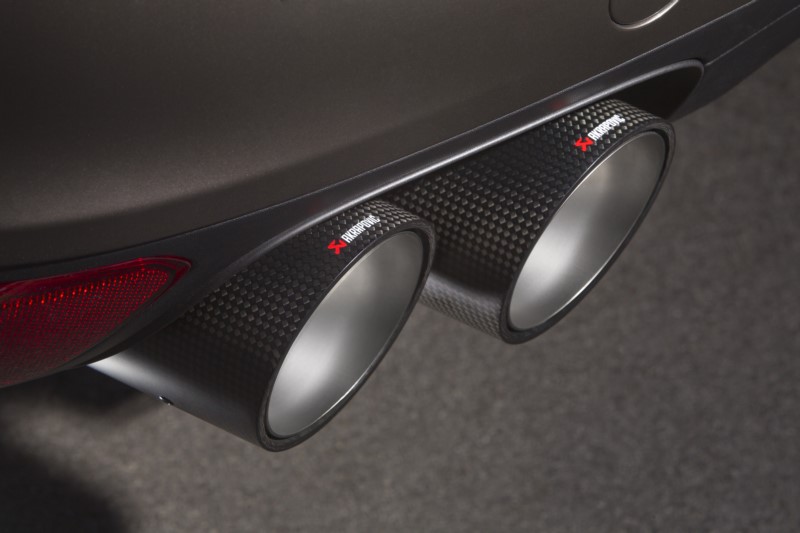 AKRAPOVIC Endrohr-Set (carbon)