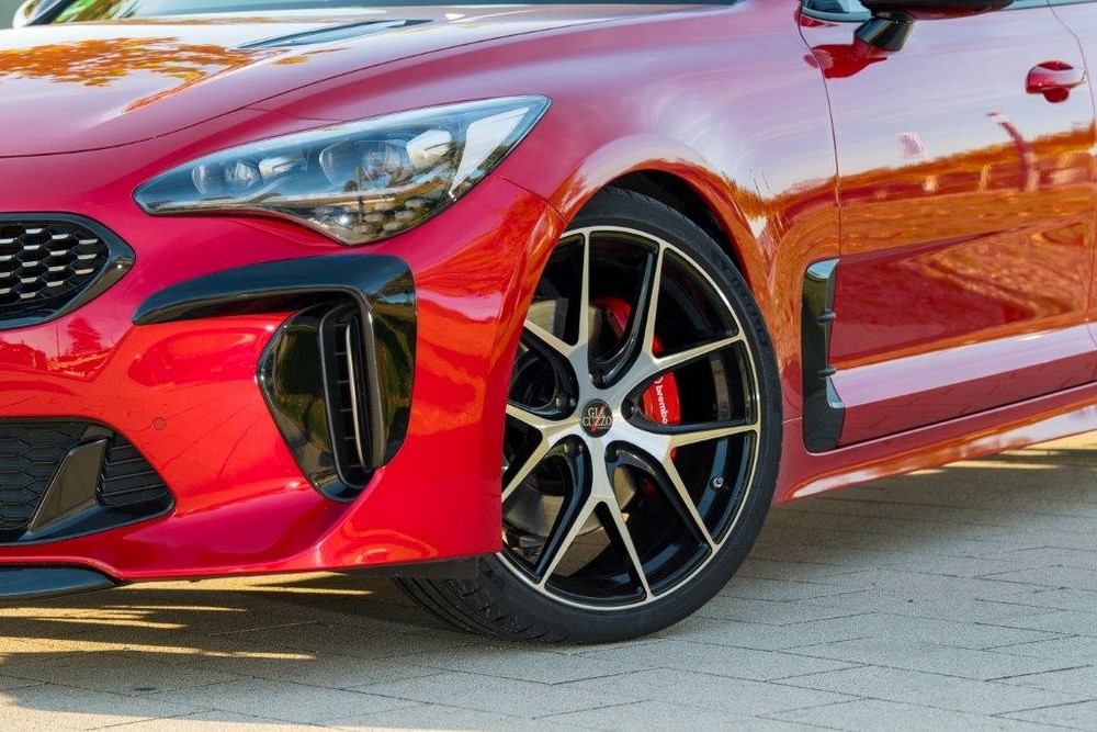 Giacuzzo Air Intake vorne links in ABS Schwarz Gl.