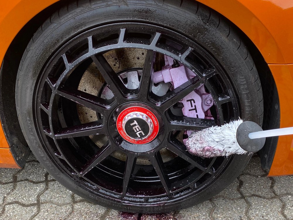 Detergente per cerchioni FOLIATEC con indicatore di colore per Detergente per cerchioni FOLIATEC con indicatore di colore per