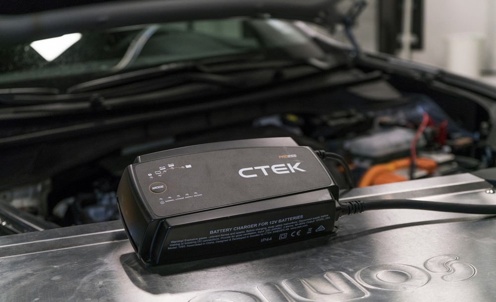 CTEK PRO 25S 12V Batterieladegerät