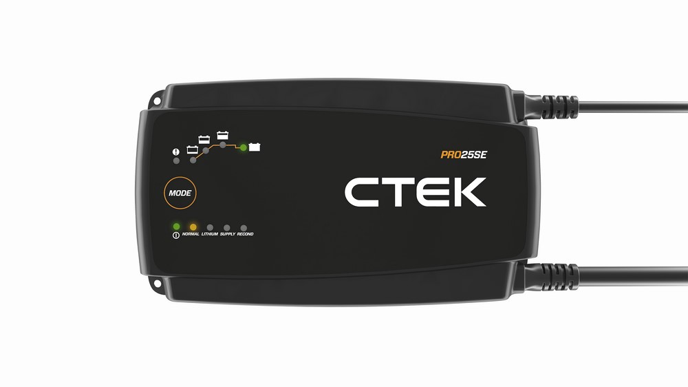 CTEK PRO 25SE 12 V con cavo da 6 m e supporto CTEK PRO 25SE 12 V con cavo da 6 m e supporto