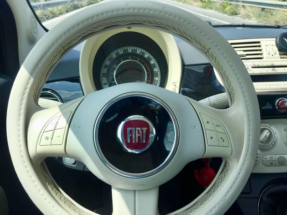 Housse de volant SIMONI RACING pour Fiat 500 Housse de volant SIMONI RACING pour Fiat 500