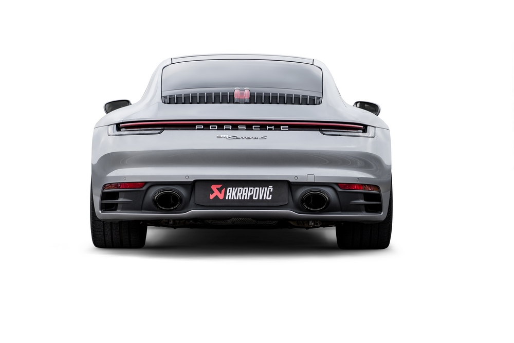 AKRAPOVIČ Slip-On Race Line (Titan)