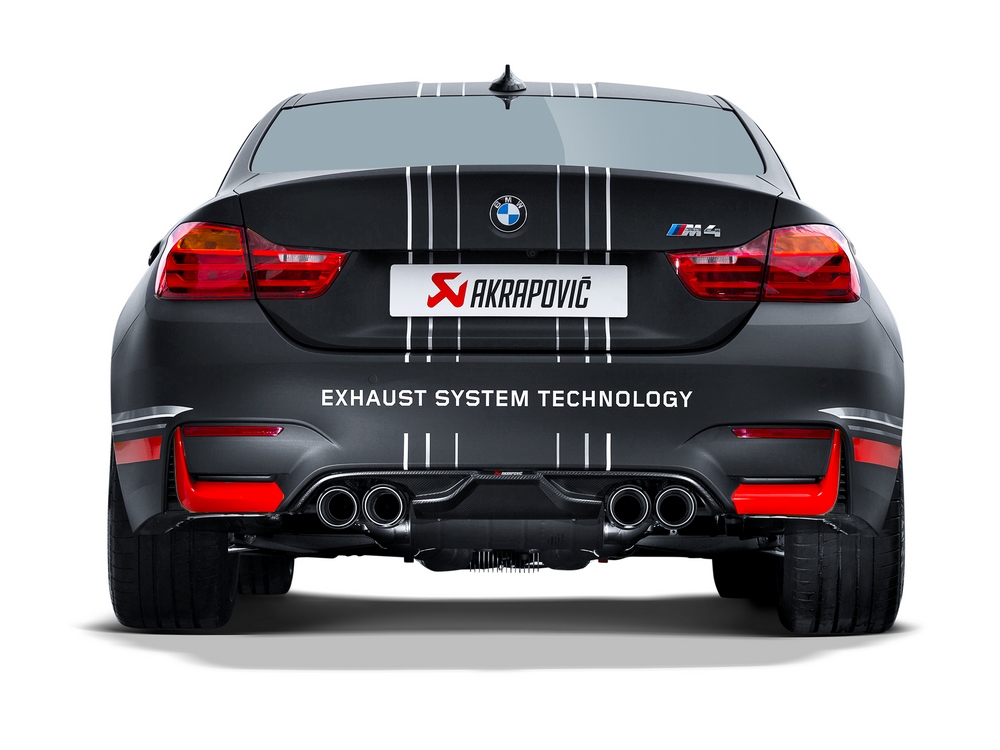 Diffusore posteriore in carbonio AKRAPOVIC