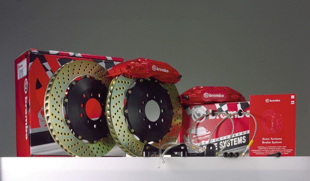 Kit BREMBO GT per assale anteriore, pinze rosse Kit BREMBO GT per assale anteriore, pinze rosse