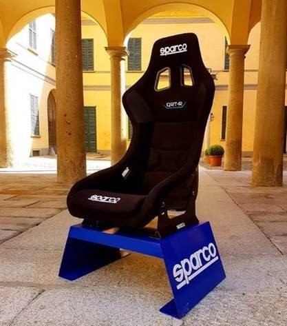 SPARCO Ausstellungskonsole blau mit Sparco Schrift